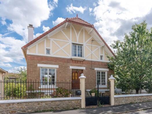 Château à vendre 490 000 € 5 pièces 3 chambres 121 m² 739 m² de terrain Centre Nord Ormesson-sur-Marne 94490