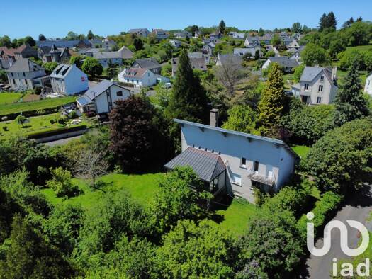 Maison à vendre 179 000 € 9 pièces 6 chambres 173 m² 2 310 m² de terrain Le Vigean 15200