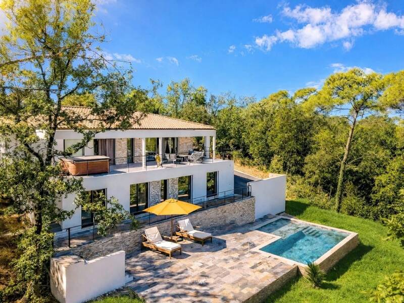 Maison à vendre, 195m², FLASSANS SUR ISSOLE