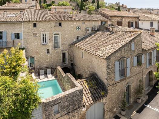 Maison à vendre 1 495 000 € 12 pièces 7 chambres 455 m² 450 m² de terrain Lagnes 84800