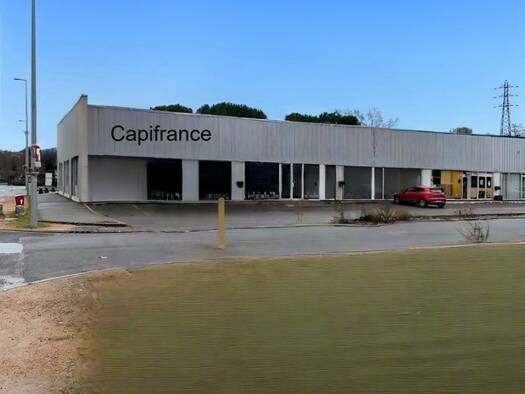 Local commercial à vendre - neuf 1 100 000 € 835 m² de surface de vente Zone Industrielle Blanzat Montluçon 03100