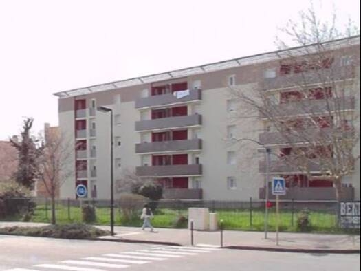 Appartement à louer 651 € 3 pièces 2 chambres 59 m² RDC Argensol Orange 84100