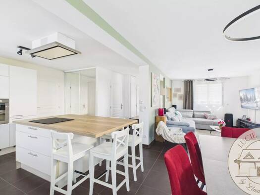 Maison à vendre 505 000 € 5 pièces 4 chambres 102 m² 237 m² de terrain Douvaine 74140