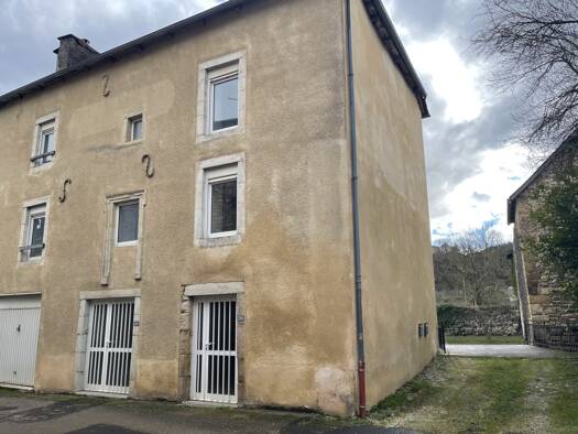 Maison à vendre 198 000 € 9 pièces 7 chambres 175 m² 972 m² de terrain Bertholène 12310