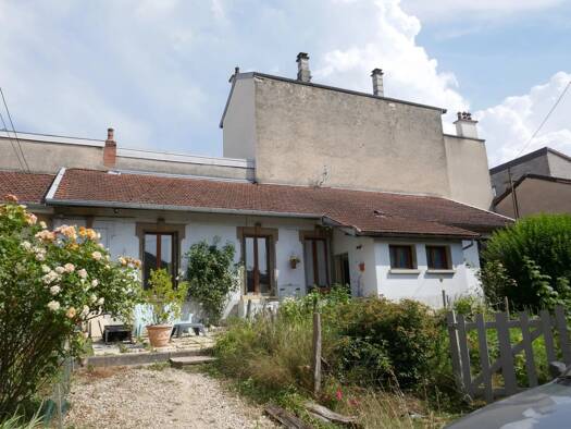 Maison de plain-pied à vendre 125 000 € 3 pièces 65 m² Nierme et Geilles Oyonnax 01100