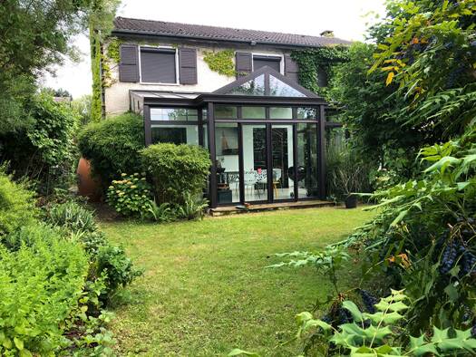 Villa à vendre 1 050 000 € 8 pièces 4 chambres 200 m² 667 m² de terrain Haut Buc Buc 78530