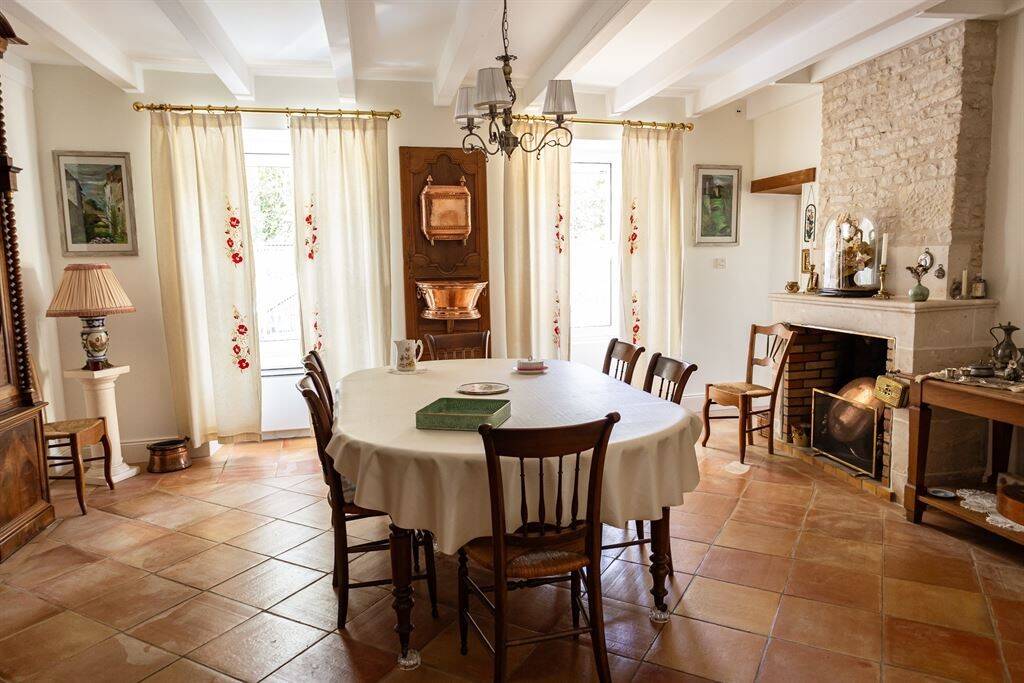 Maison à vendre, 250m², SURGERES