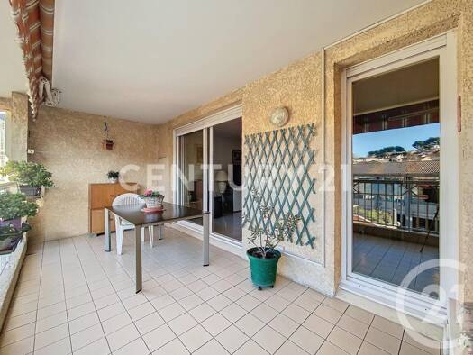 Appartement en viager - Première occupation 199 000 € 3 pièces 2 chambres 73 m² 3ème étage Aubagne 13400