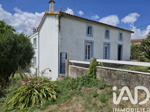 Maison à vendre 145 000 € 5 pièces 3 chambres 140 m² 1 901 m² de terrain Moncoutant-sur-Sèvre 79320