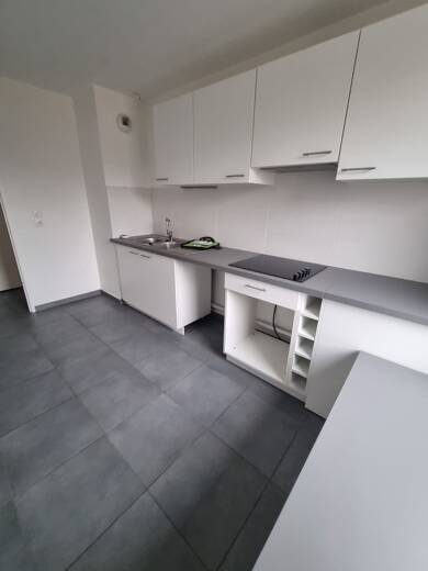 Appartement à louer 1 074 € 3 pièces 2 chambres 76,5 m² RDC/4 Centre-Max Barel-Léo Lagrange Venissieux 69200