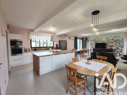 Maison à vendre 224 000 € 4 pièces 3 chambres 102 m² 2 232 m² de terrain Rocquencourt 60120