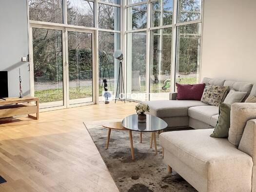 Maison à louer 3 650 € 7 pièces 5 chambres 207 m² 3 500 m² de terrain Le-Perollier Ecully 69130