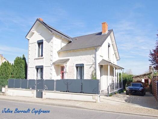 Maison à vendre 274 000 € 7 pièces 5 chambres 149 m² 438 m² de terrain Verrières 86410