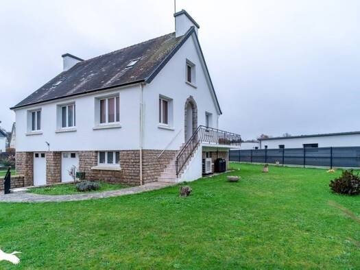 Maison de plain-pied à vendre 305 500 € 4 pièces 1 chambre 90 m² 718 m² de terrain Nord Tregunc 29910