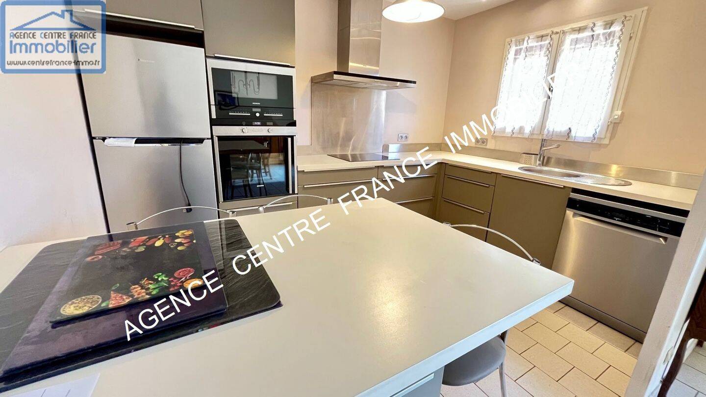 Maison à vendre, 88m², LA CHAPELLE SAINT URSIN