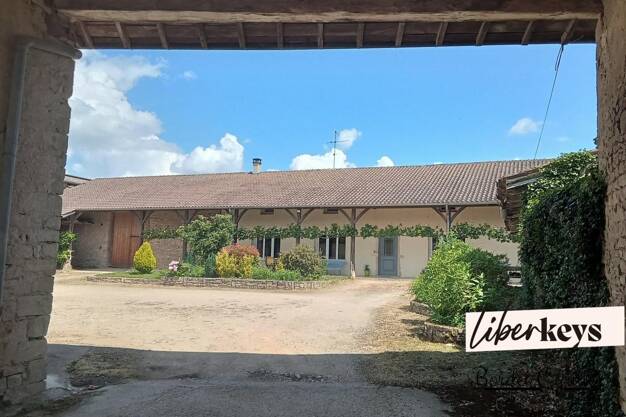 Ferme à vendre 299 900 € 5 pièces 3 chambres 135 m² 4 156 m² de terrain Saint-Bénigne 01190