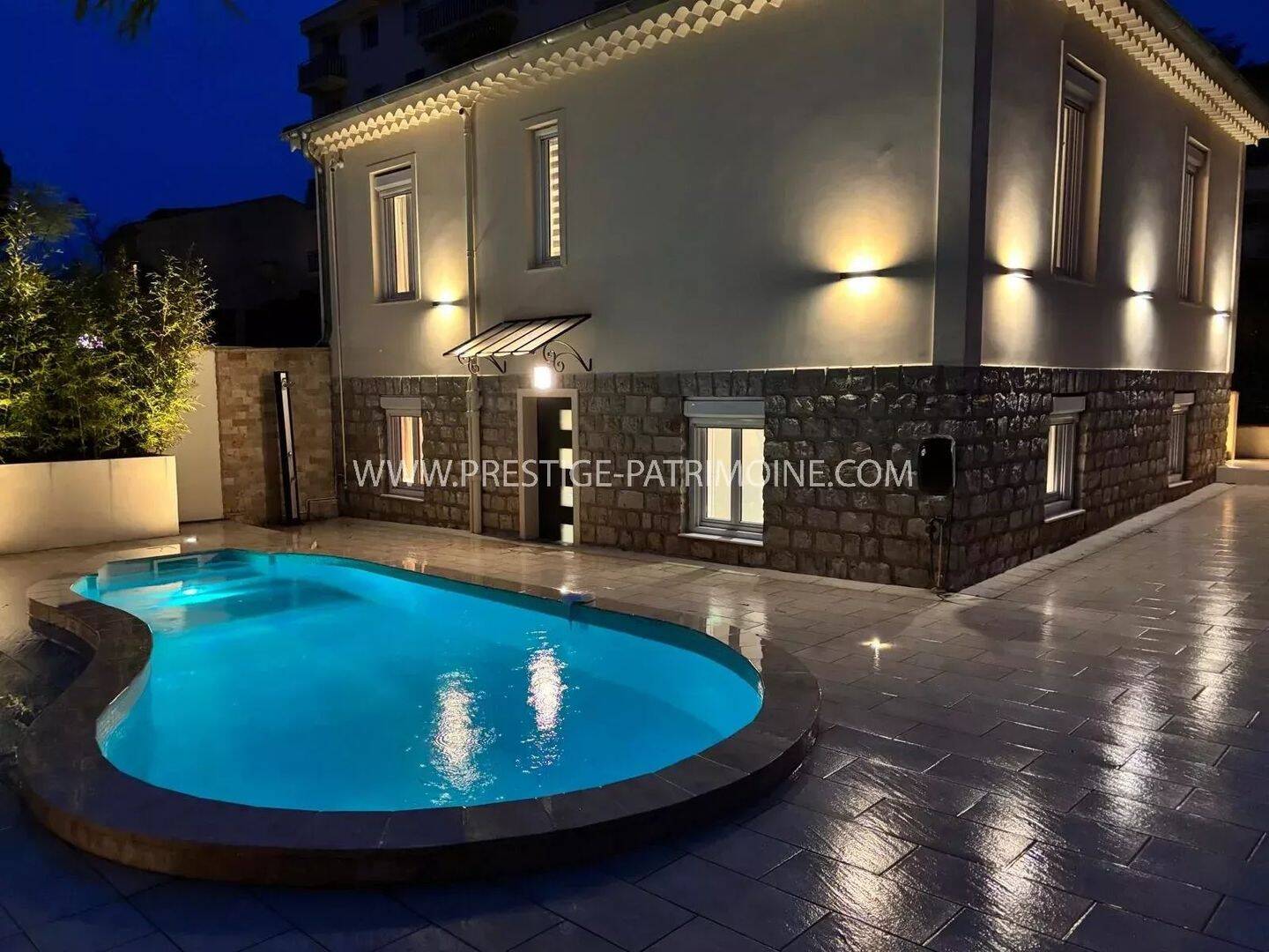 Maison à louer, 152m², CANNES