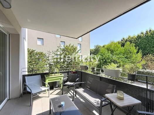 Appartement à vendre 189 000 € 3 pièces 2 chambres 60,14 m² Étage 1/3 Canto Grihet-Canto Cigalo Istres 13800