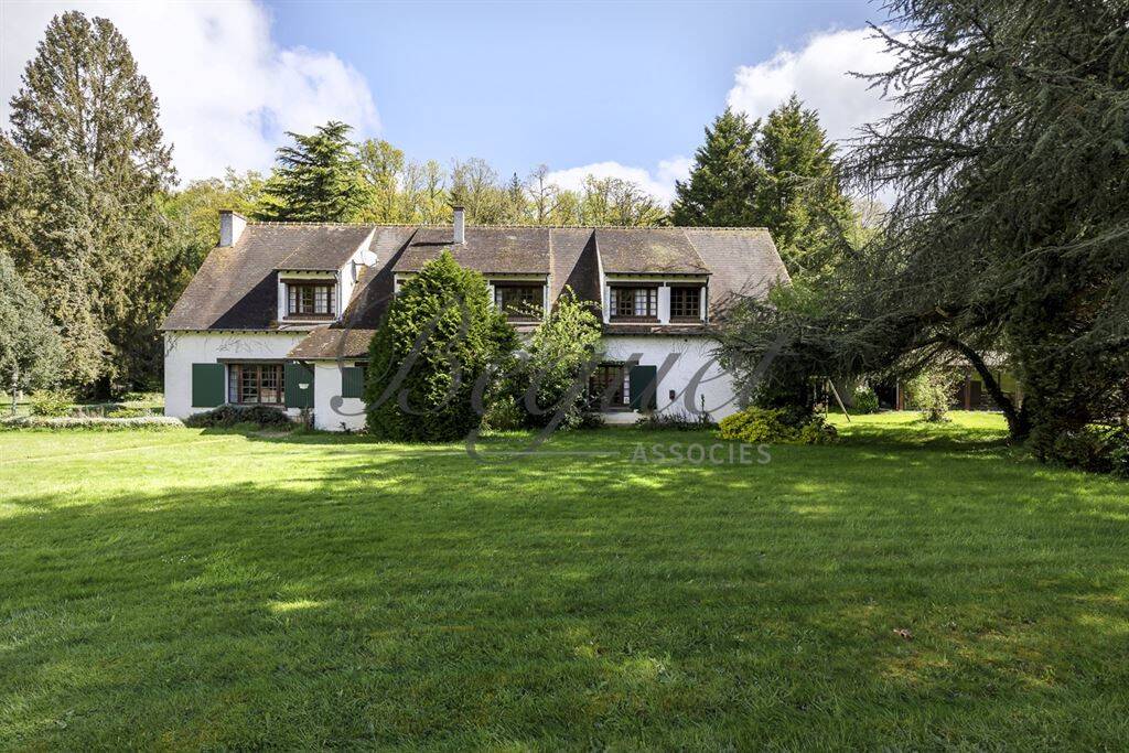 Maison à vendre, 360m², POIGNY LA FORET
