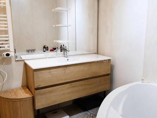 Maison à vendre 349 000 € 8 pièces 4 chambres 203 m² Centre Ville Saint-Chamas 13250