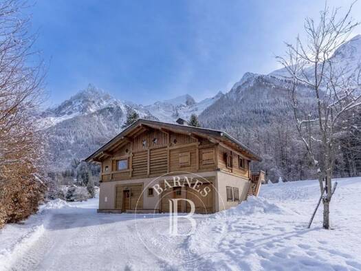 Chalet à vendre 1 595 000 € 8 pièces 5 chambres 167,5 m² 834 m² de terrain Les Houches 74310