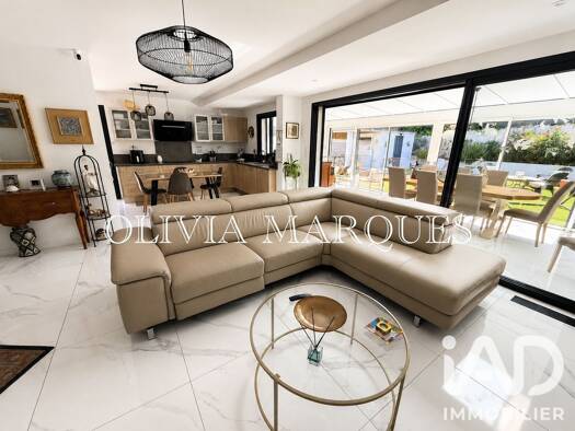 Maison à vendre 599 000 € 4 pièces 4 chambres 143 m² 350 m² de terrain Centre Carnoux-en-Provence 13470