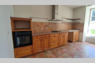 Maison à louer 1 000 € 6 pièces 4 chambres 145 m² 200 m² de terrain Gironde-Cabrieres-Boisfeuillet-Lampourde Orange 84100