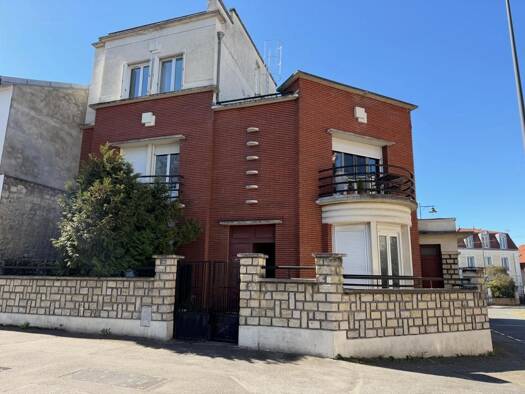 Appartement à vendre 267 000 € 3 pièces 2 chambres 44,34 m² 2 étages Le Centre Maisons-Alfort 94700