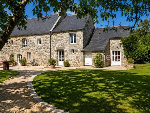 Maison à vendre 372 000 € 6 pièces 5 chambres 161 m² 2 689 m² de terrain Languédias 22980