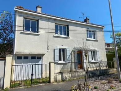 Maison à vendre 110 000 € 5 pièces 3 chambres 104 m² 606 m² de terrain Centre Ville Saint-Vallier 71230