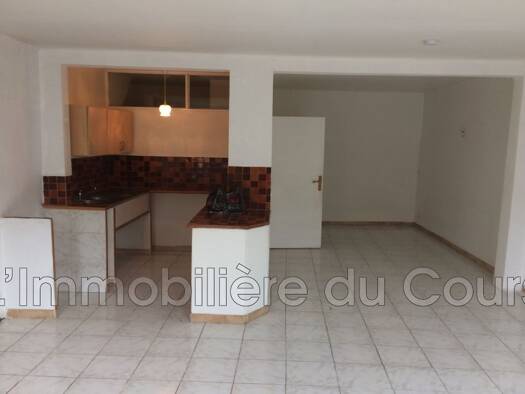 Appartement à louer 540 € 1 pièce 45 m² Étage 1/2 Saint-Chamas 13250