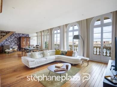Appartement à vendre 450 000 € 5 pièces 4 chambres 253 m² Dernier étage, Étage 2/2 Macon 71000