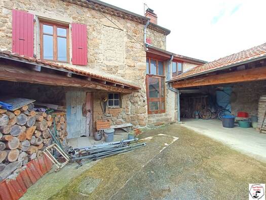 Maison à vendre 119 900 € 4 pièces 2 chambres 126 m² 1 110 m² de terrain Colombier-le-Vieux 07410