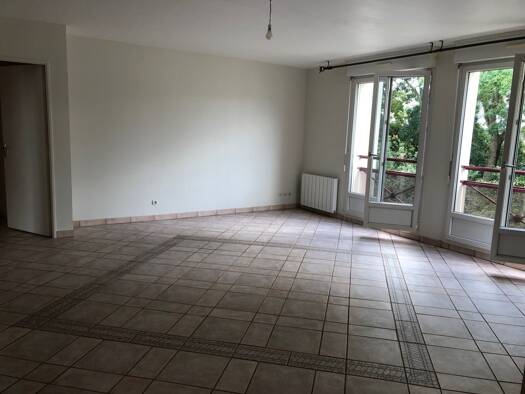 Appartement à louer 850 € 3 pièces 2 chambres 81 m² 2ème étage Amiens 80000