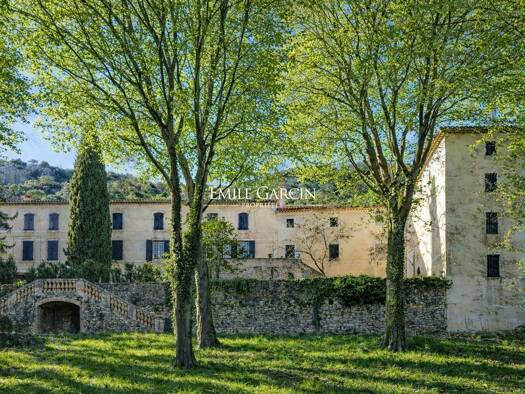 Maison à vendre 1 980 000 € 14 pièces 6 chambres 400 m² 620 000 m² de terrain Boisset-et-Gaujac 30140