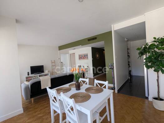Appartement à vendre 240 000 € 3 pièces 1 chambre 54 m² Étage 3/8 Préfecture Grenoble 38100