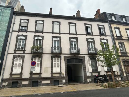 Espace bureau à vendre 300 000 € 111 m² de bureaux divisible à partir de 2 m² Bonnabaud Clermont-Ferrand 63000