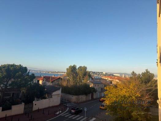 Appartement à vendre 269 900 € 2 pièces 1 chambre 61 m² Étage 2/8 Marseille 8ème arrondissement 13008