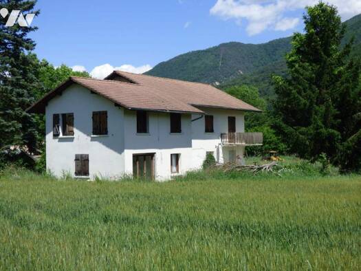 Maison à vendre 280 000 € 12 pièces 9 chambres 270 m² 1 800 m² de terrain Saint-Étienne-le-Laus 05130