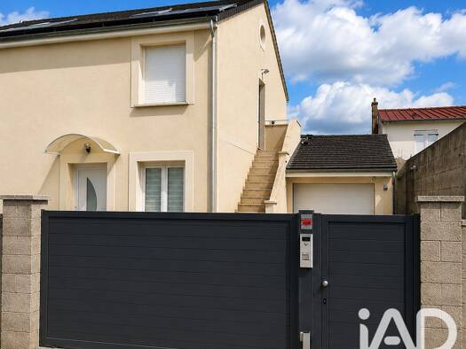 Immeuble à vendre 599 000 € 272,99 m² Gassicourt Mantes-la-Jolie 78200