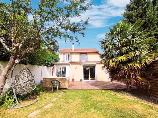 Maison à vendre 369 000 € 4 pièces 3 chambres 120 m² 728 m² de terrain Sud Epone Épône 78680