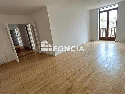 Appartement à louer 849 € 3 pièces 2 chambres 80,19 m² 1er étage Beynost 01700