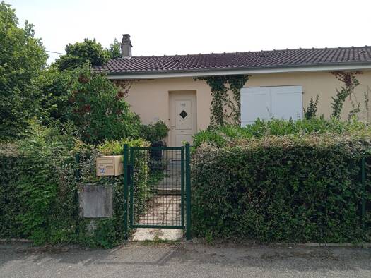 Maison de plain-pied à vendre 60 000 € 2 pièces 1 chambre 47 m² 200 m² de terrain Thiron-Gardais 28480