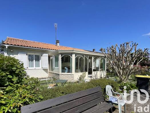 Maison à vendre 178 947 € 5 pièces 3 chambres 101 m² 773 m² de terrain Sud Ouest Saint-Yrieix-sur-Charente 16710