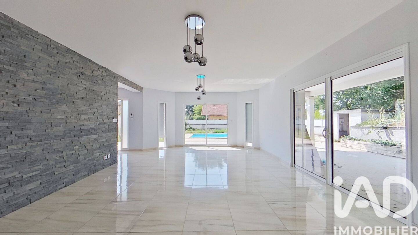 Maison à vendre, 126m², SAINT CLAIR DE LA TOUR