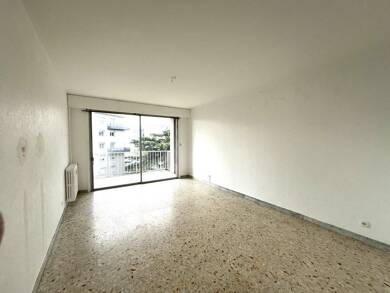 Appartement à louer 976 € 3 pièces 2 chambres 74,4 m² Étage 2/4 Centre Ville St Priest 69800
