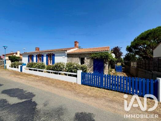 Maison de plain-pied à vendre 240 000 € 4 pièces 2 chambres 93 m² 539 m² de terrain Longeville-sur-Mer 85560