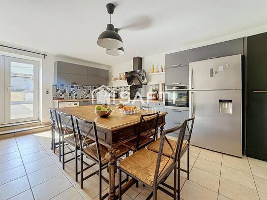 Maison à vendre 286 200 € 5 pièces 4 chambres 125 m² 548 m² de terrain Landiras 33720