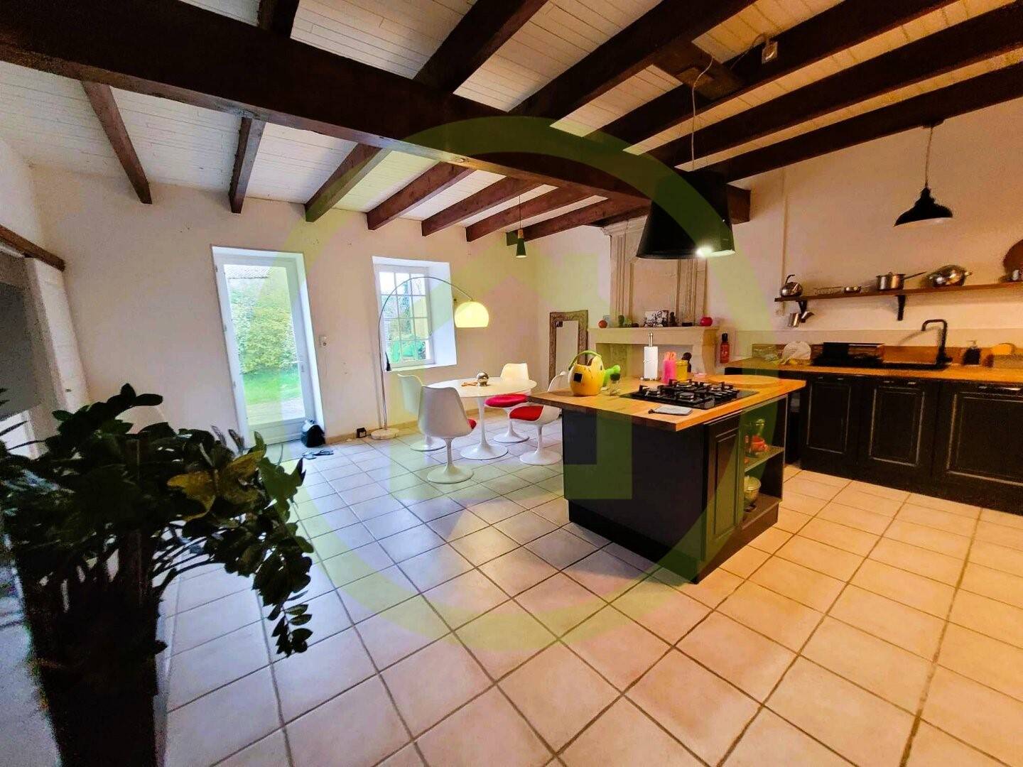 Maison à vendre, 236m², SAINT BONNET SUR GIRONDE