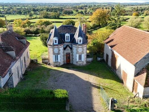 Maison à vendre 265 000 € 5 pièces 3 chambres 96 m² 4 620 m² de terrain Souvigny 03210